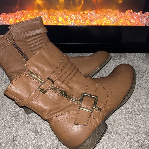 🦋Been Booted🦋 - Picture 6 of 8